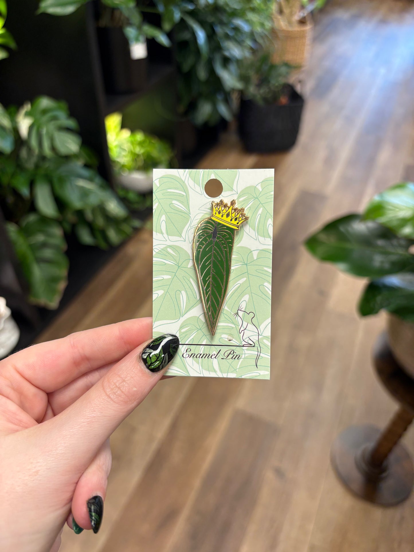 Queen Antherium Pin