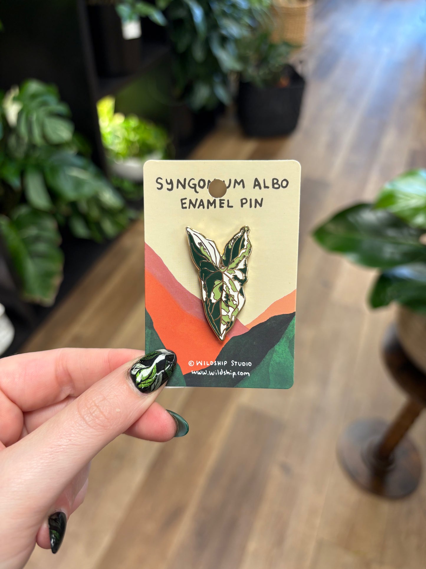 Syngonium Albo Enamel Pin